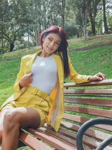 HannaPetit elegant yellow suit Pic 5