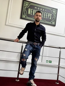 Public od BryceReign  snímek