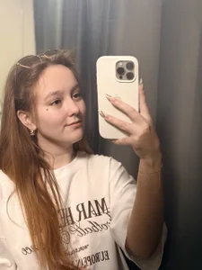 CrystalLasecki Public Bilde 3
