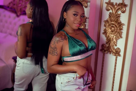 ValeryLeinz Public Pic 2