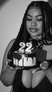 AinaraJimenezのHappy Birthday to me 🖤の枚の写真