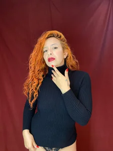 sahra_taylor_ POSING FOR YOU Immagine  8