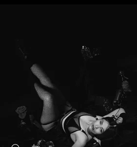 xinamora the fascinating color black Bilde 2