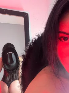 lara_madisson 👠✨ Elegance can flirt too—agree? Pic 5