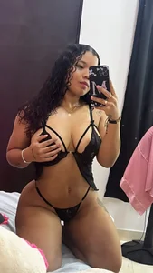 ISABELLA_020 Make me your favorite Latina 😍  4টি ছবি