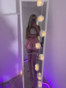 Scarlett_save Public Pic 3