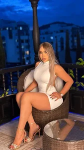 SophieBarnett Intimate moment 🌙🔥 รูป  4