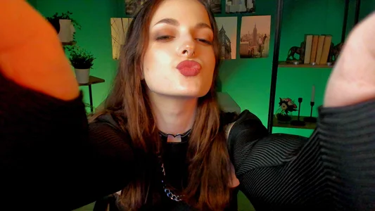 BratzieDarsie Today I was told that I can be cute and sexy at the same time^^ Pic 2