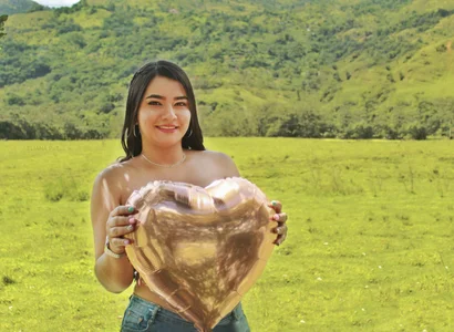 alison_villalobo Long live love. Pic 3