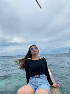 live od StepanieBrimfield  2 snímek