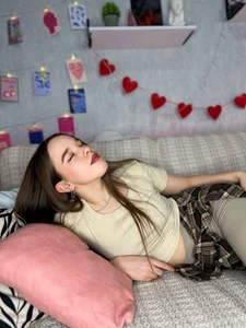 Sweet_Naomi_ Public Pic 4