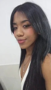 AlayshaJohnson Cute selfies! Pic 5