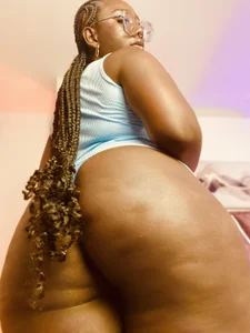 ZahhyFrequency I Wanna Love You ❤️ Foto 2