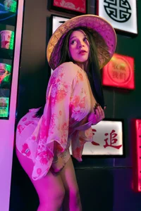 -SofiaCastillo- ⛩ Foto 2