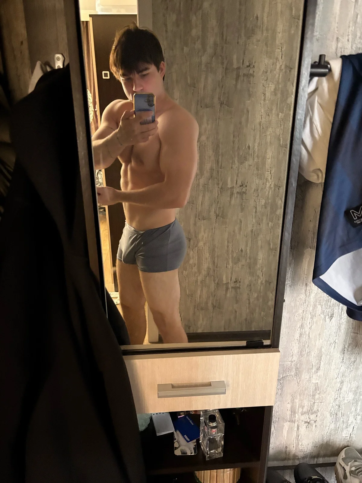 ภาพที่กำลังนิยมของ GYM_BRO_JACOB  3574