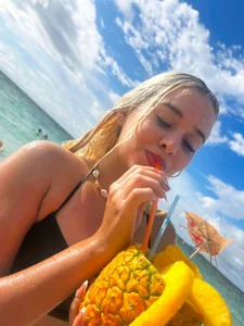 the sea and I make a good combination 💖 de sofia_pamela  3 photos