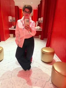 JennAlison And again the red interior😅 Poză