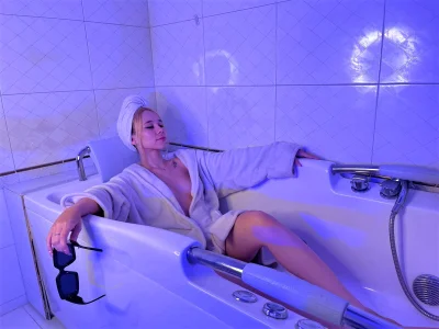 Lezy_: Hot Spa ( 5 фото)