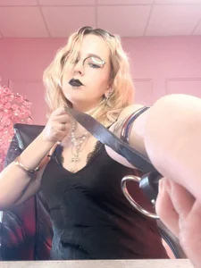 mirabite_ Handcuffs and belt 🔥 Gambar