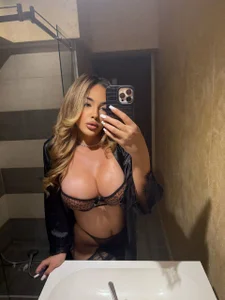 LisetteLuxe Glamorous зображення