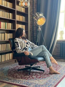 Nuura_Moore Public Pic 5