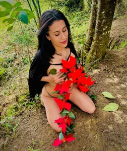 Thais_kim dangerous as the night. Pic