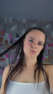 Alanna_Pow Teasing Tail Pic