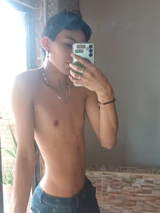 sebas_twink7 Public Pic 3