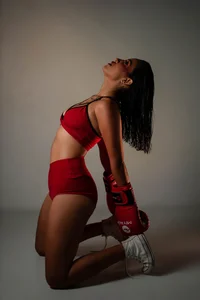 MiaKarsson Knockout Curves & Sweaty Body Posing 🥊🥵 Pic 8