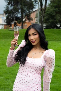 veronikaliのU love me?の 7枚の写真