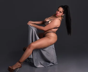 SiennaBel ⚡ Warning: It Might Steal Your Attention Pic 5