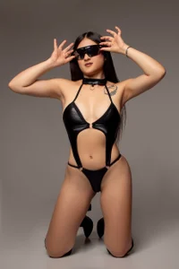 RachelCoopers fashion lux Pic 2