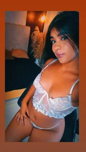 pamela-montes 🖤 ONE LOOK ISN'T ENOUGH 🖤 รูป  4