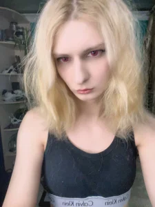 AlicePinkhead: Public ( фо то)