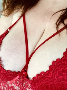 curvy-milf-abbie's photo