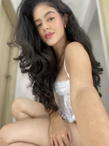 AngelinaRoss_ Selfie time Pic