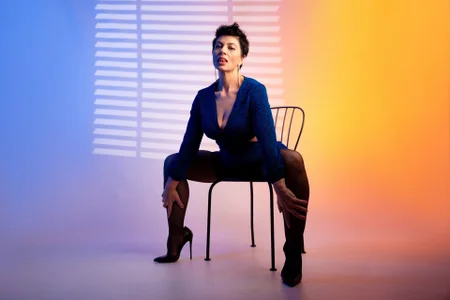 BustyPenellope Elegance Foto 2