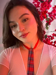 Sexy schoolgirl 😋🔥 de Chloe_dolly  5 Imagens