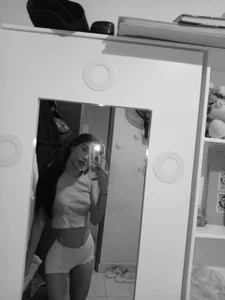 Public de hotlittleones18  4 photos