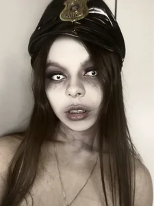 Officer LISA will EAT YOU🎃 de ElisabethDavis  3 photos