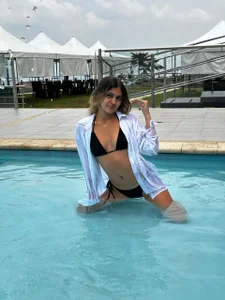 sofia_henaok POOL DAY Foto