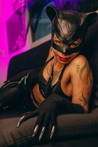 daiana_curlyCaught in my clutches😾👻图片 7