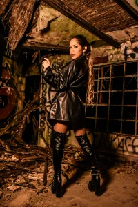 LiaHarpers just one night Pic 3