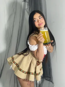 CharlotePetite_ Oktobertfest 🍺✨🔥 Foto