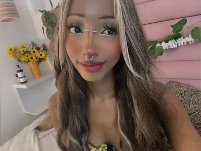 Elaisaprincess happy friday 💋💗🍷 Gambar