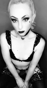 Manicmercury Public صورة واحدة|Manicmercury Public صورتان|Manicmercury Public  2 صور|Manicmercury Public  2 صورة