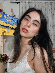 styria_M True beauty is found in the details. 🌹 Come discover the rest of the gallery with me✨ Foto 3