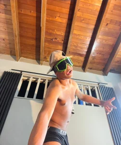 ada-brooke a normal day with me Hình 9