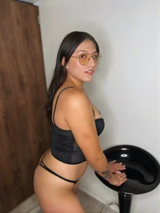 LiaaMoretti__ Public Bilde 4