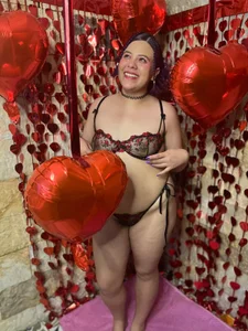 Lucy_art Surrounded by hearts, come and give me love ❤️ Immagine  2
